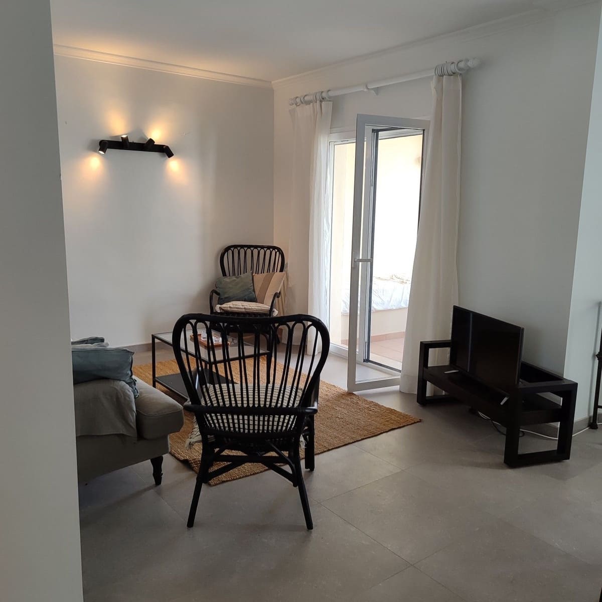 2 soveværelse Penthouse til leje i La Quinta med swimmingpool garage - € 2.200 (Ref: 10078674)