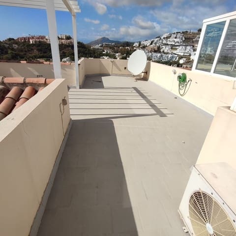 2 soveværelse Penthouse til leje i La Quinta, Benahavís med swimmingpool garage - € 2.200 (Ref: 10078674)
