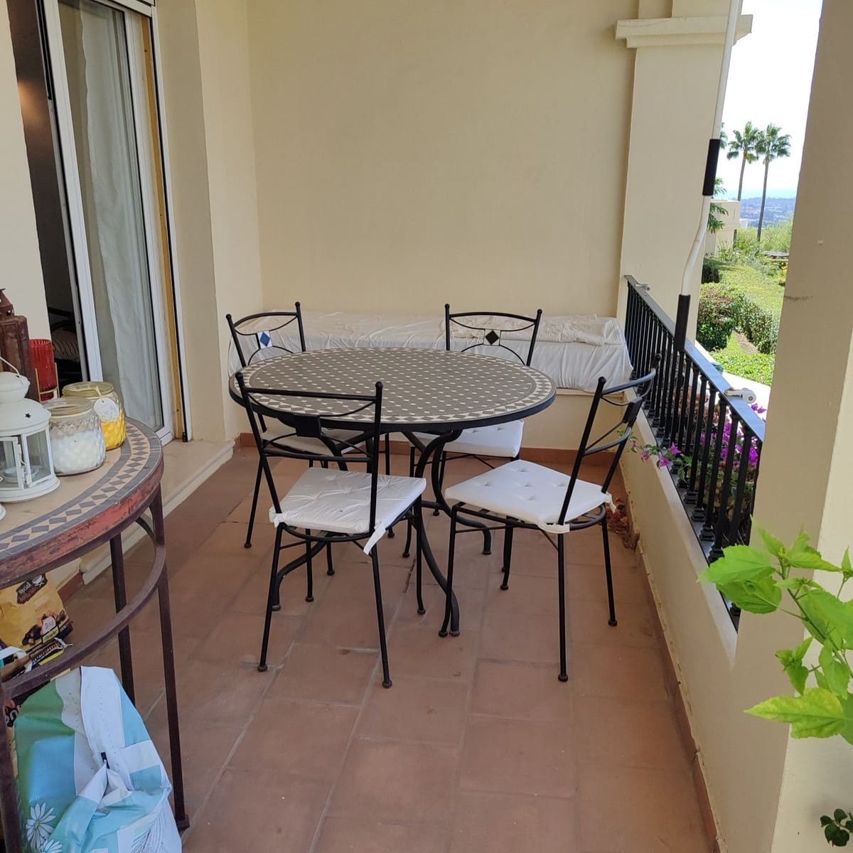 2 soveværelse Penthouse til leje i La Quinta med swimmingpool garage - € 2.200 (Ref: 10078674)