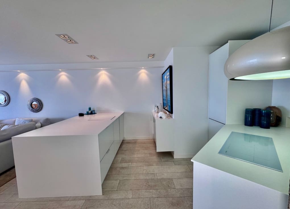 2 Zimmer Apartment zu verkaufen in La Manga del Mar Menor mit Pool - 360.000 € (Ref: 10000160)