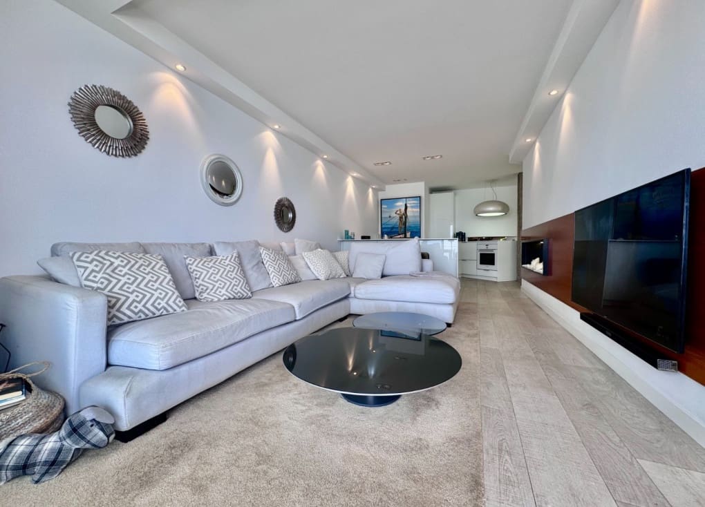 2 Zimmer Apartment zu verkaufen in La Manga del Mar Menor mit Pool - 360.000 € (Ref: 10000160)