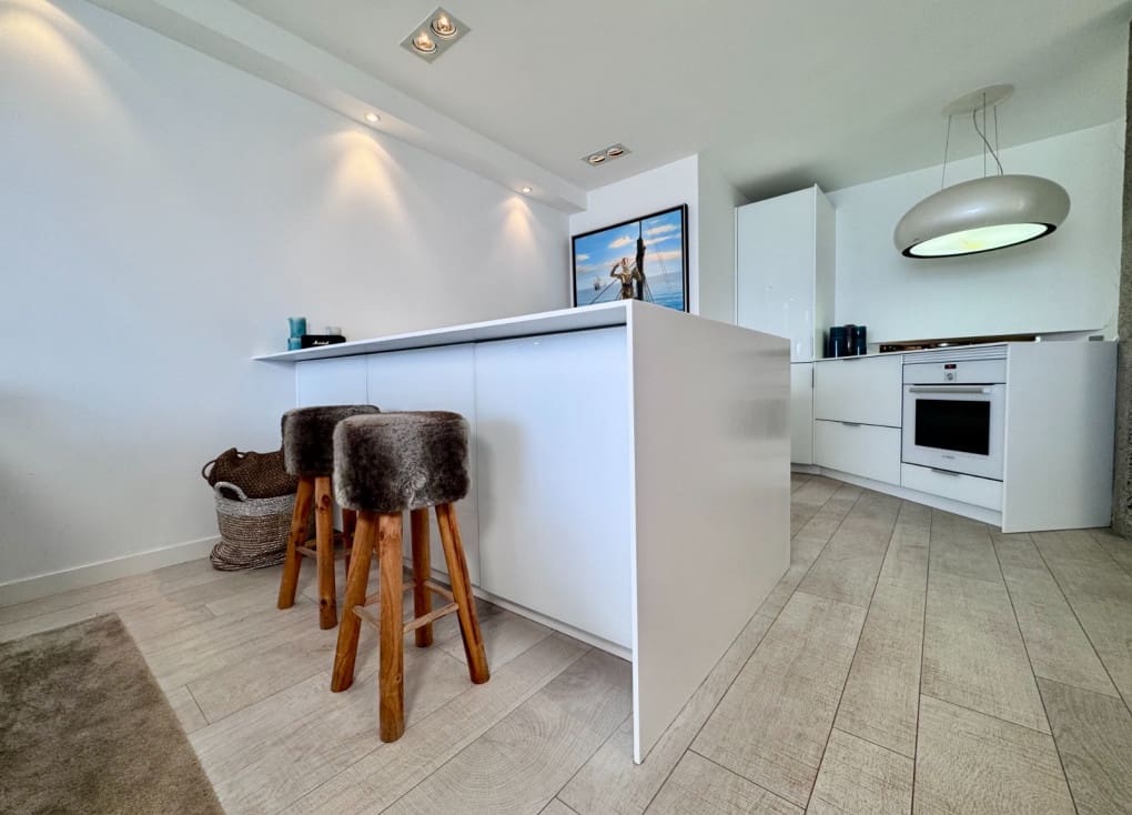 2 Zimmer Apartment zu verkaufen in La Manga del Mar Menor mit Pool - 360.000 € (Ref: 10000160)