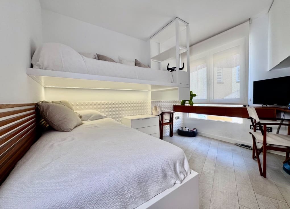 2 Zimmer Apartment zu verkaufen in La Manga del Mar Menor mit Pool - 360.000 € (Ref: 10000160)