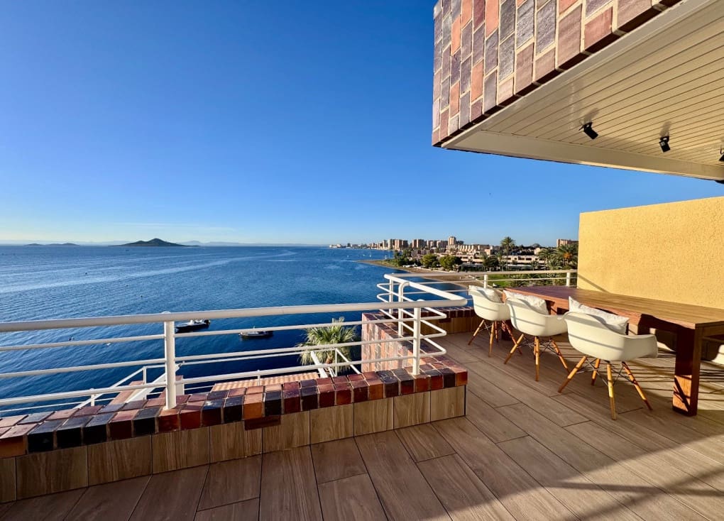 2 bedroom Apartment for sale in La Manga del Mar Menor with pool garage - € 360,000 (Ref: 10000160)