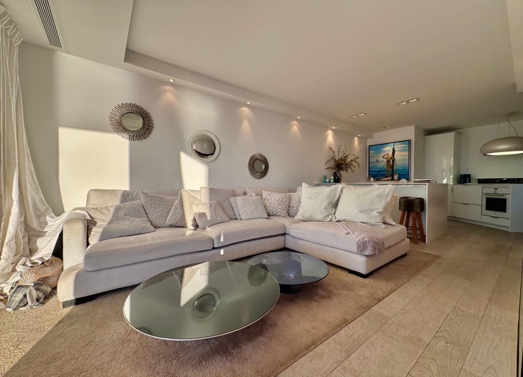 2 bedroom Apartment for sale in La Manga del Mar Menor with pool garage - € 360,000 (Ref: 10000160)