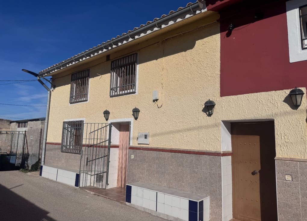 8 bedroom Finca/Country House for sale in Bullas with pool - € 119,000 (Ref: 10182152)