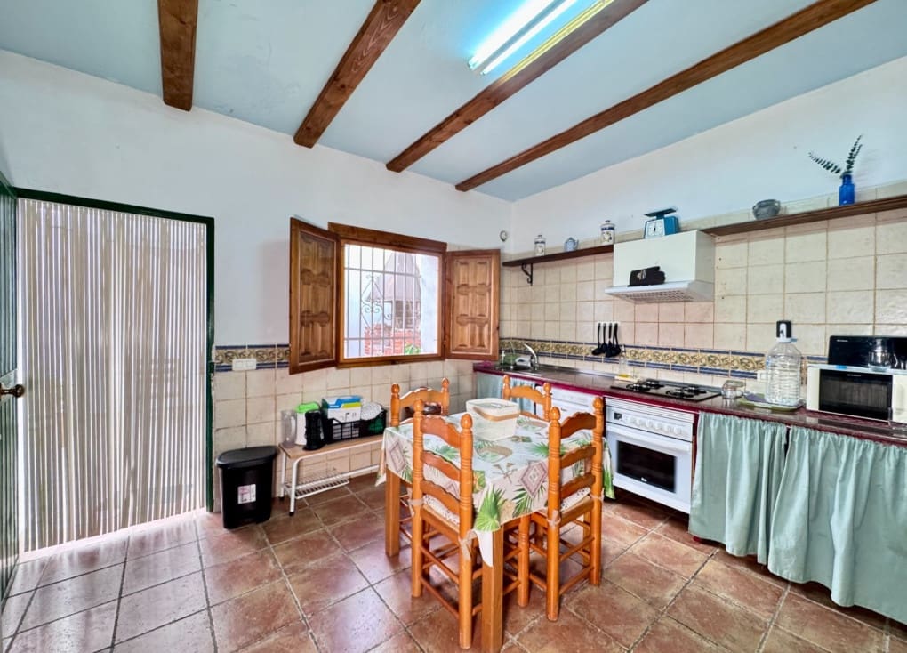 8 bedroom Finca/Country House for sale in Bullas with pool - € 119,000 (Ref: 10182152)