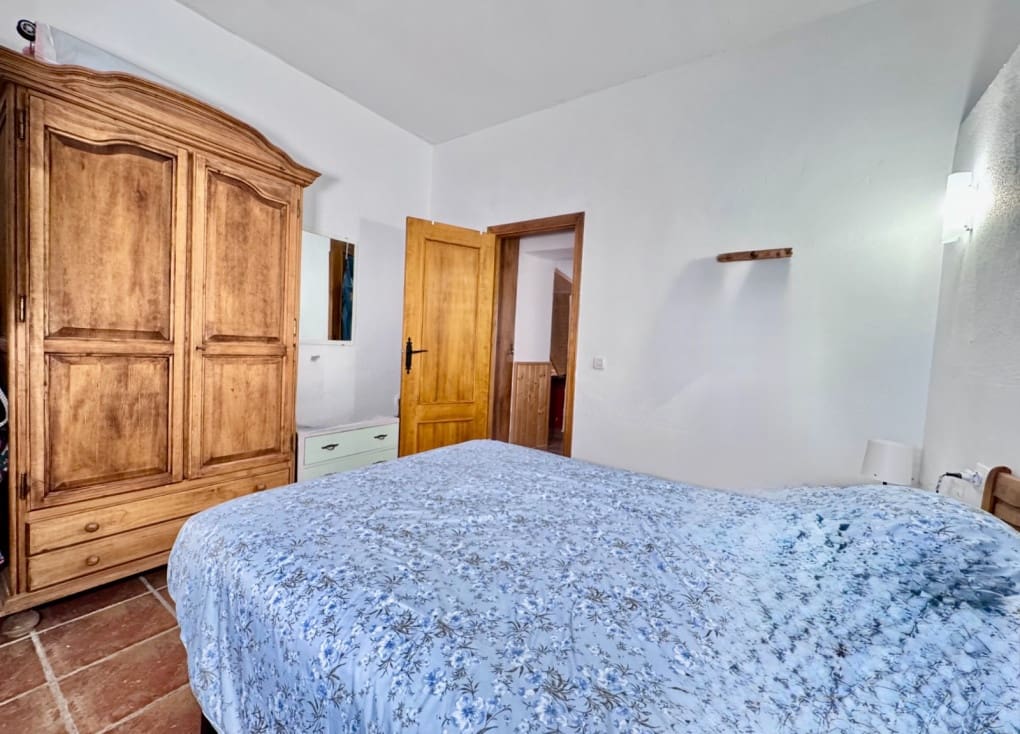 8 bedroom Finca/Country House for sale in Bullas with pool - € 119,000 (Ref: 10182152)