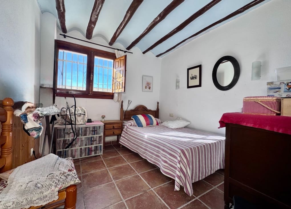 8 bedroom Finca/Country House for sale in Bullas with pool - € 119,000 (Ref: 10182152)