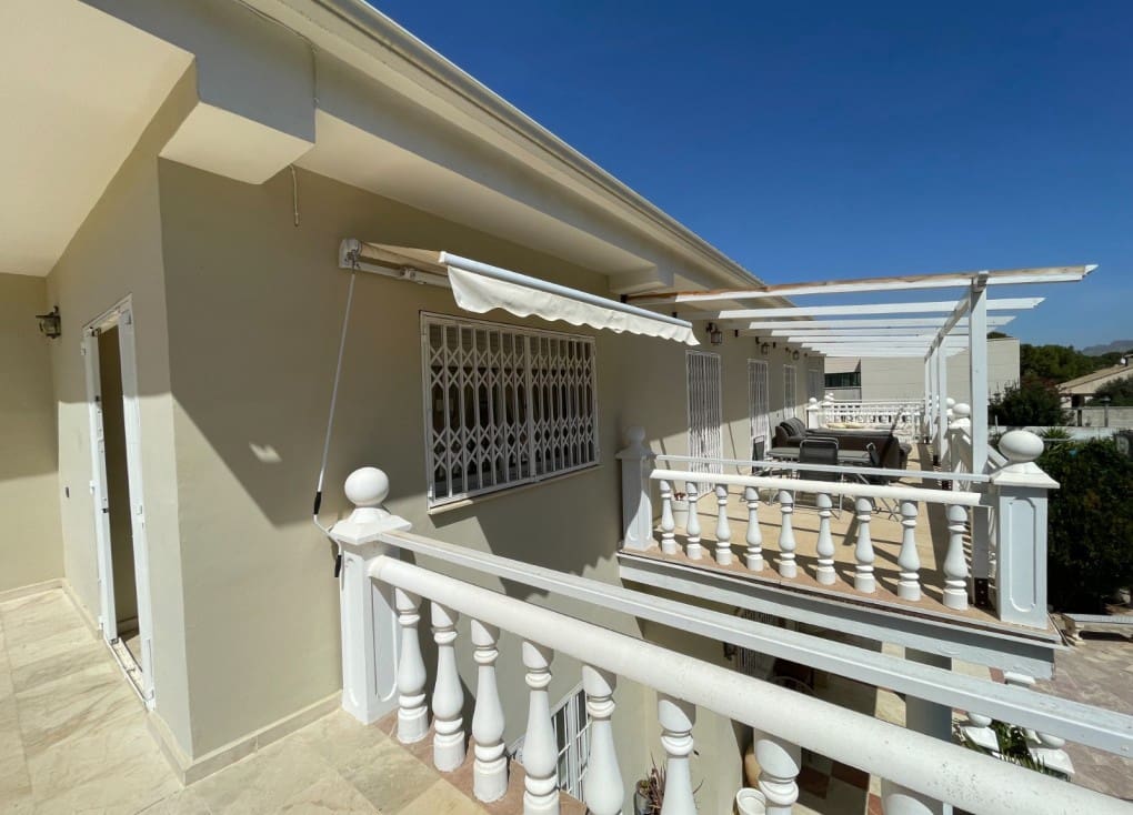 6 soveværelse Finca/Landehus til salg i Cieza med swimmingpool garage - € 479.000 (Ref: 7708221)