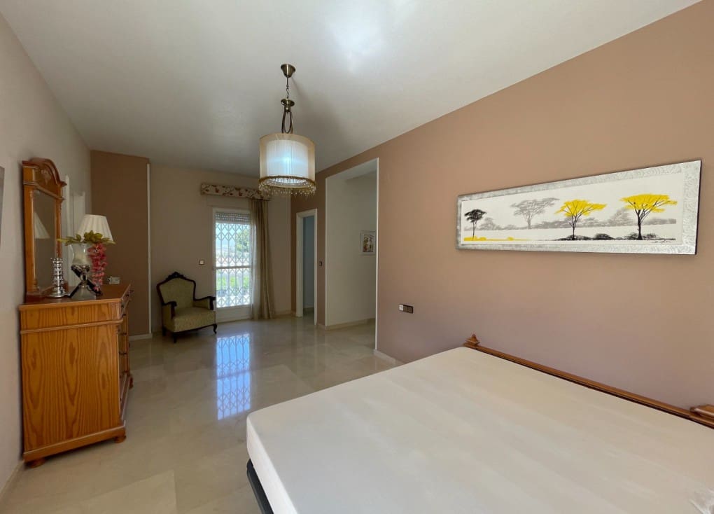 6 soveværelse Finca/Landehus til salg i Cieza med swimmingpool garage - € 479.000 (Ref: 7708221)