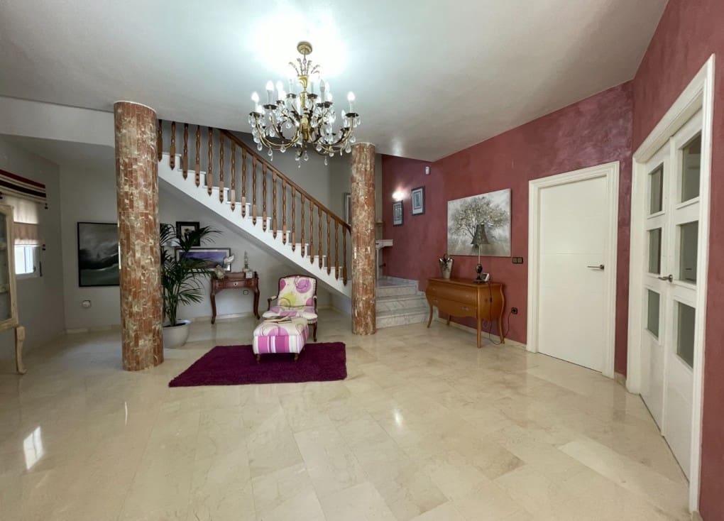 6 soveværelse Finca/Landehus til salg i Cieza med swimmingpool garage - € 479.000 (Ref: 7708221)