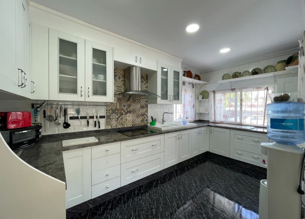 6 soveværelse Finca/Landehus til salg i Cieza med swimmingpool garage - € 479.000 (Ref: 7708221)