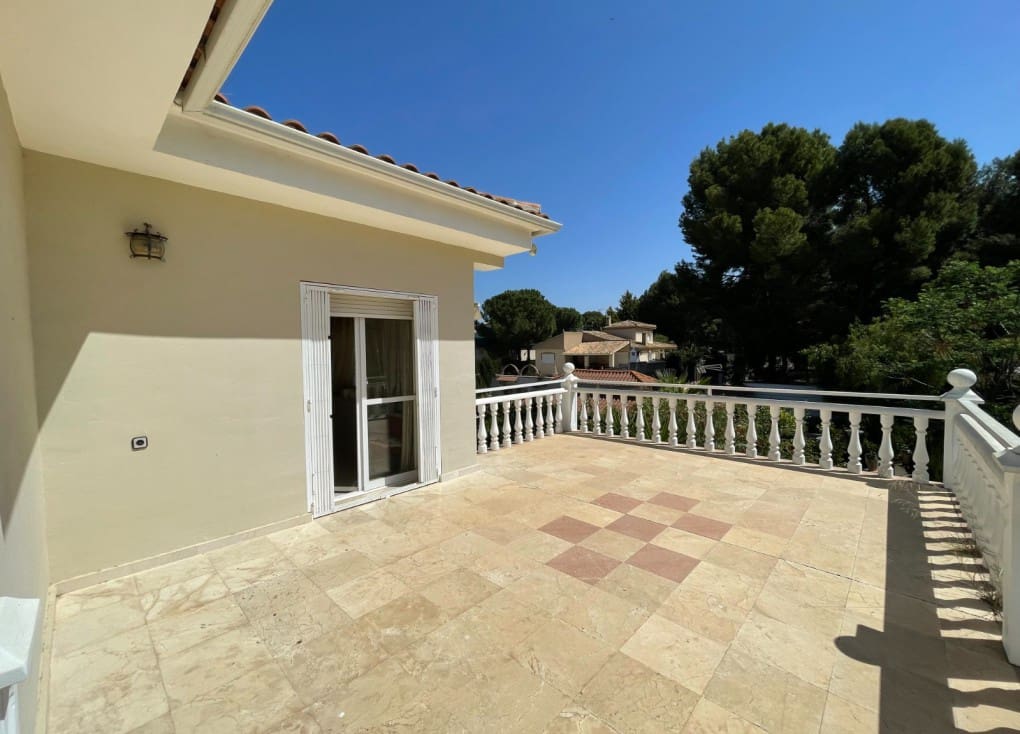 6 soveværelse Finca/Landehus til salg i Cieza med swimmingpool garage - € 479.000 (Ref: 7708221)