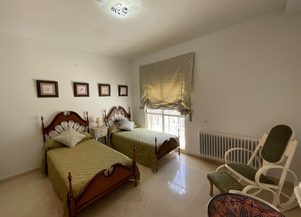 6 soveværelse Finca/Landehus til salg i Cieza med swimmingpool garage - € 479.000 (Ref: 7708221)