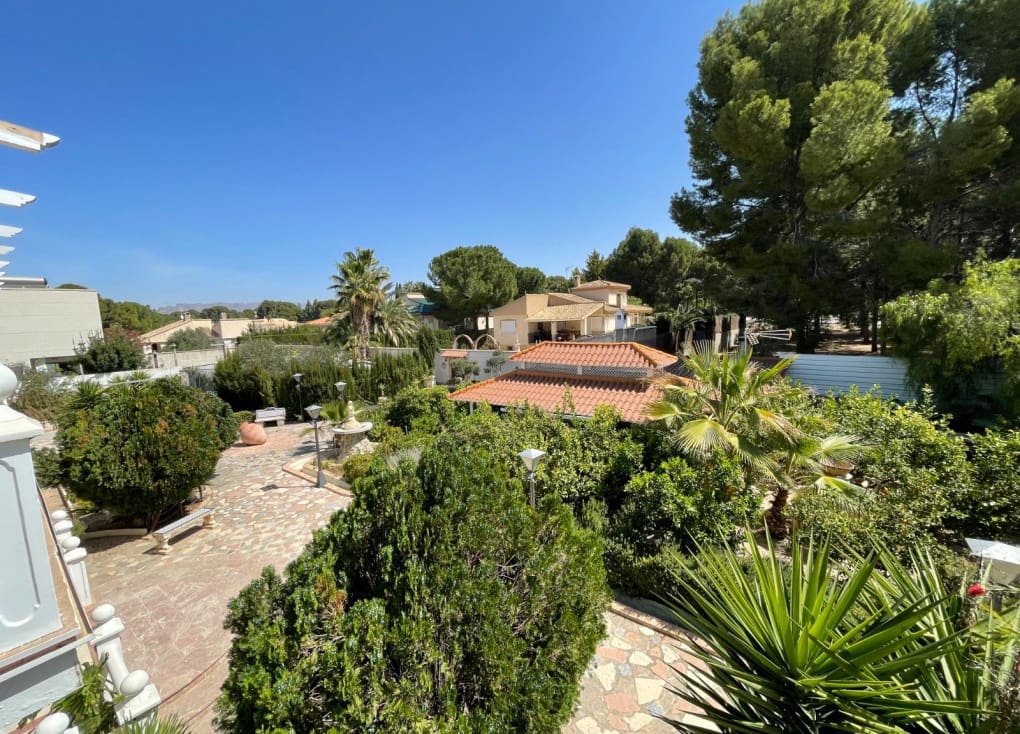 6 soveværelse Finca/Landehus til salg i Cieza med swimmingpool garage - € 479.000 (Ref: 7708221)
