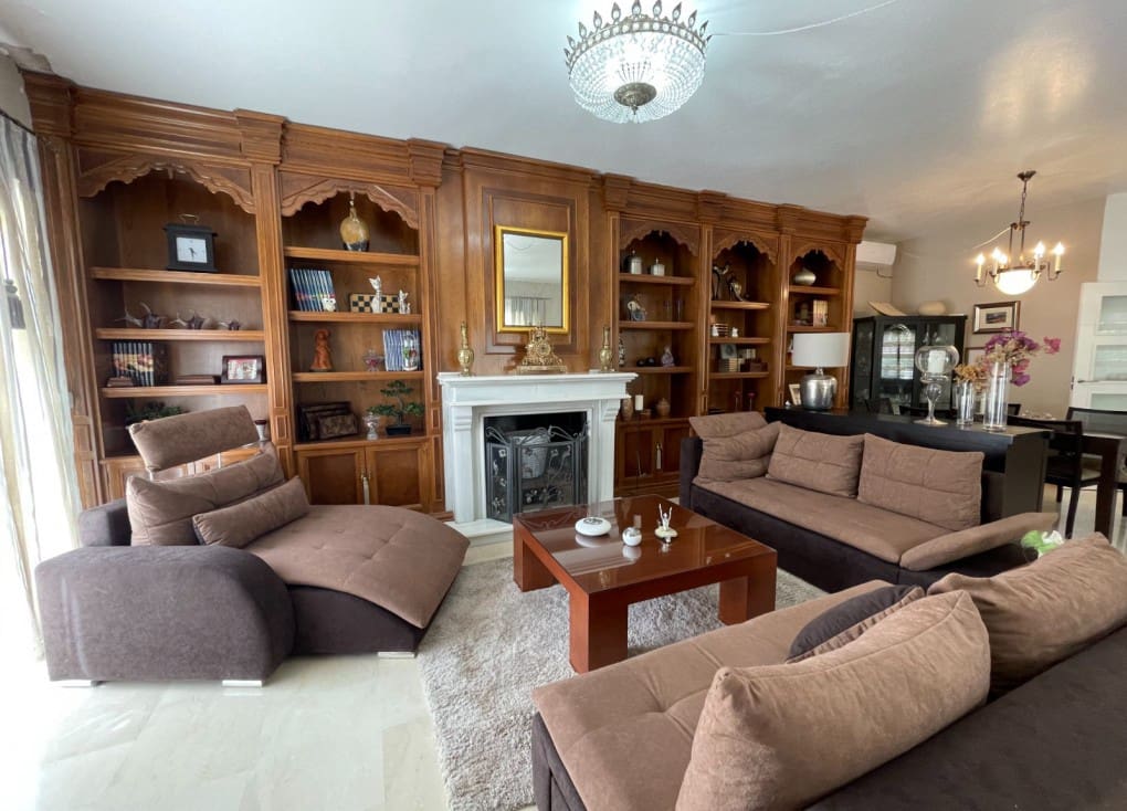 6 soveværelse Finca/Landehus til salg i Cieza med swimmingpool garage - € 479.000 (Ref: 7708221)