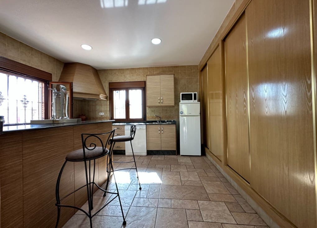 4 soveværelse Finca/Landehus til salg i Ojos med swimmingpool garage - € 430.000 (Ref: 7708229)