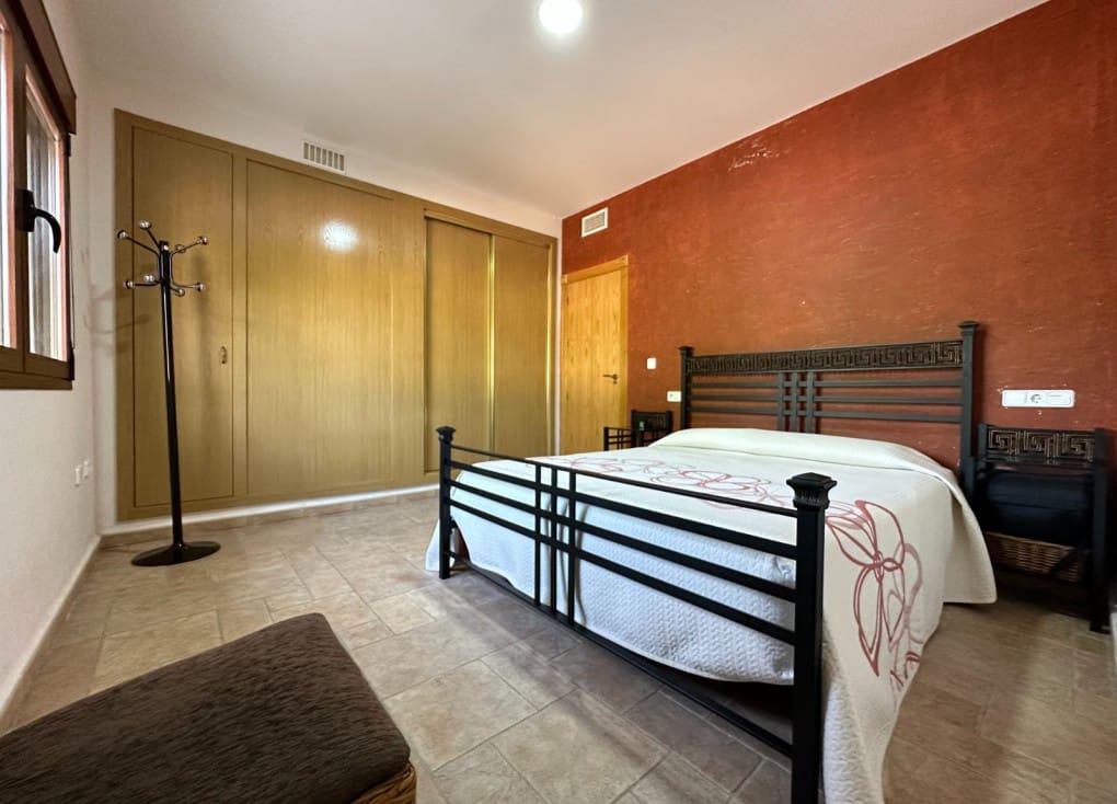 4 soveværelse Finca/Landehus til salg i Ojos med swimmingpool garage - € 430.000 (Ref: 7708229)