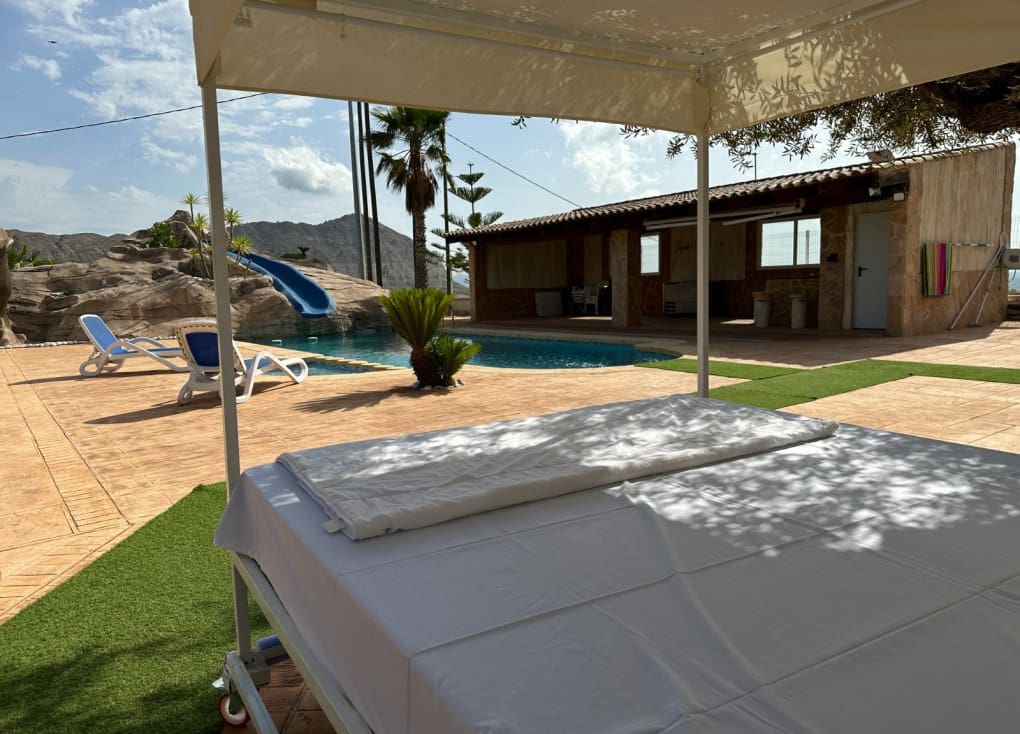 4 soveværelse Finca/Landehus til salg i Ojos med swimmingpool garage - € 430.000 (Ref: 7708229)