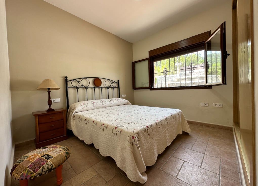 4 soveværelse Finca/Landehus til salg i Ojos med swimmingpool garage - € 430.000 (Ref: 7708229)