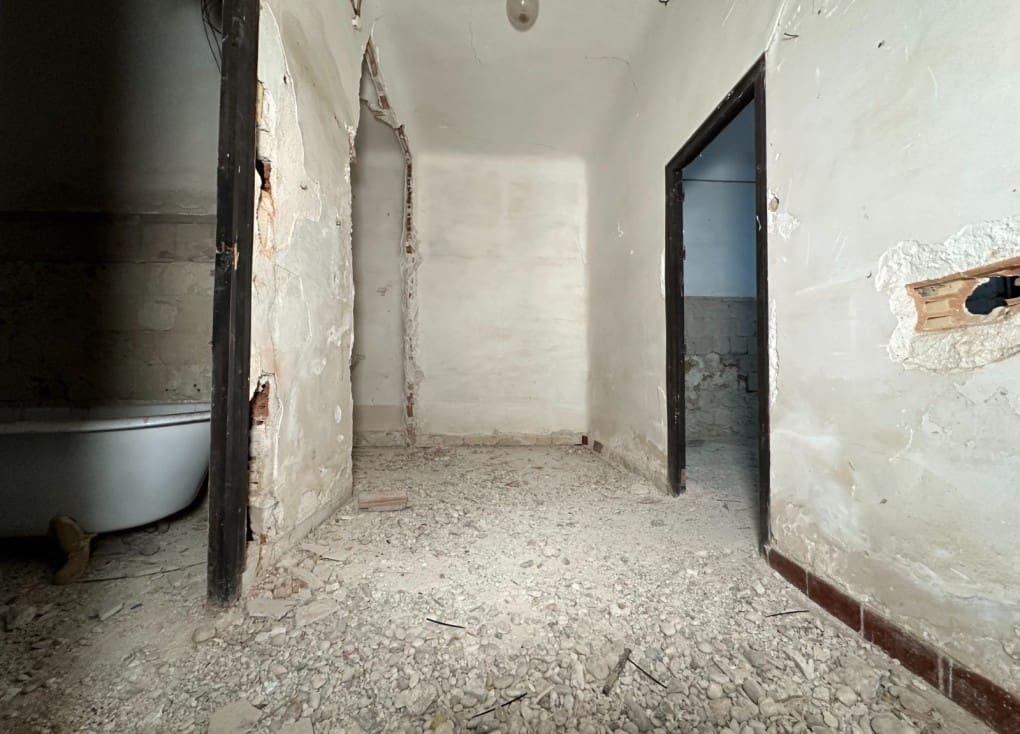 9 sovrum Hus till salu i Blanca med garage - 200 000 € (Ref: 8096210)