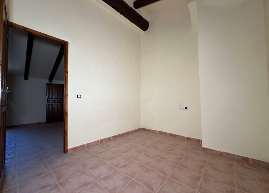 8 soveværelse Byhus til salg i Cehegin - € 72.000 (Ref: 8597747)