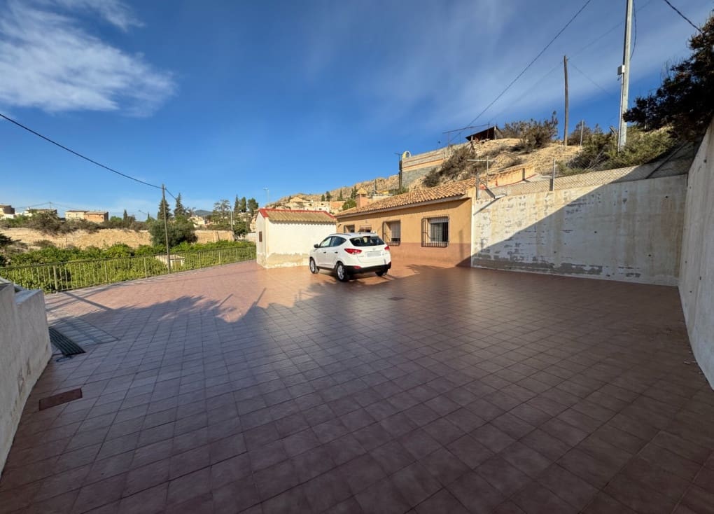 4 soveværelse Villa til salg i Blanca med garage - € 109.000 (Ref: 8609154)