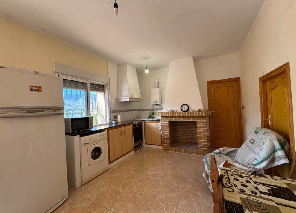 4 soveværelse Villa til salg i Blanca med garage - € 109.000 (Ref: 8609154)