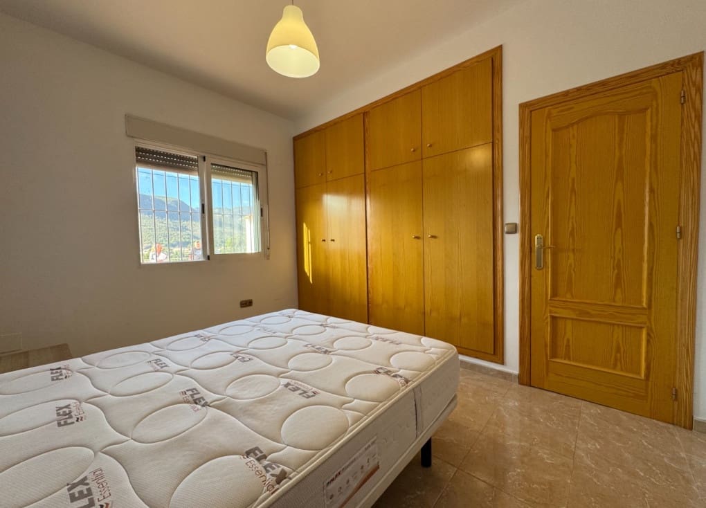 4 soveværelse Villa til salg i Blanca med garage - € 109.000 (Ref: 8609154)