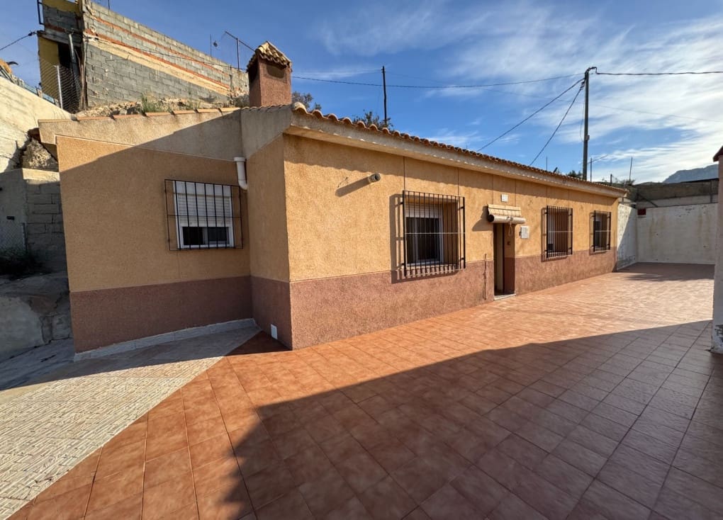 4 soveværelse Villa til salg i Blanca med garage - € 109.000 (Ref: 8609154)