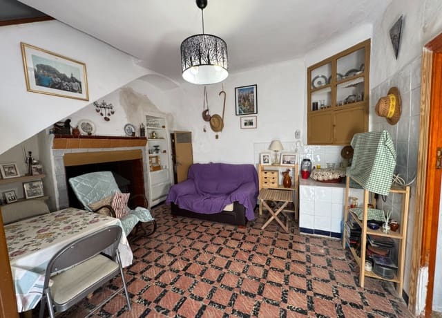 4 bedroom Finca/Country House for sale in Blanca with garage - € 125,000 (Ref: 8954975)