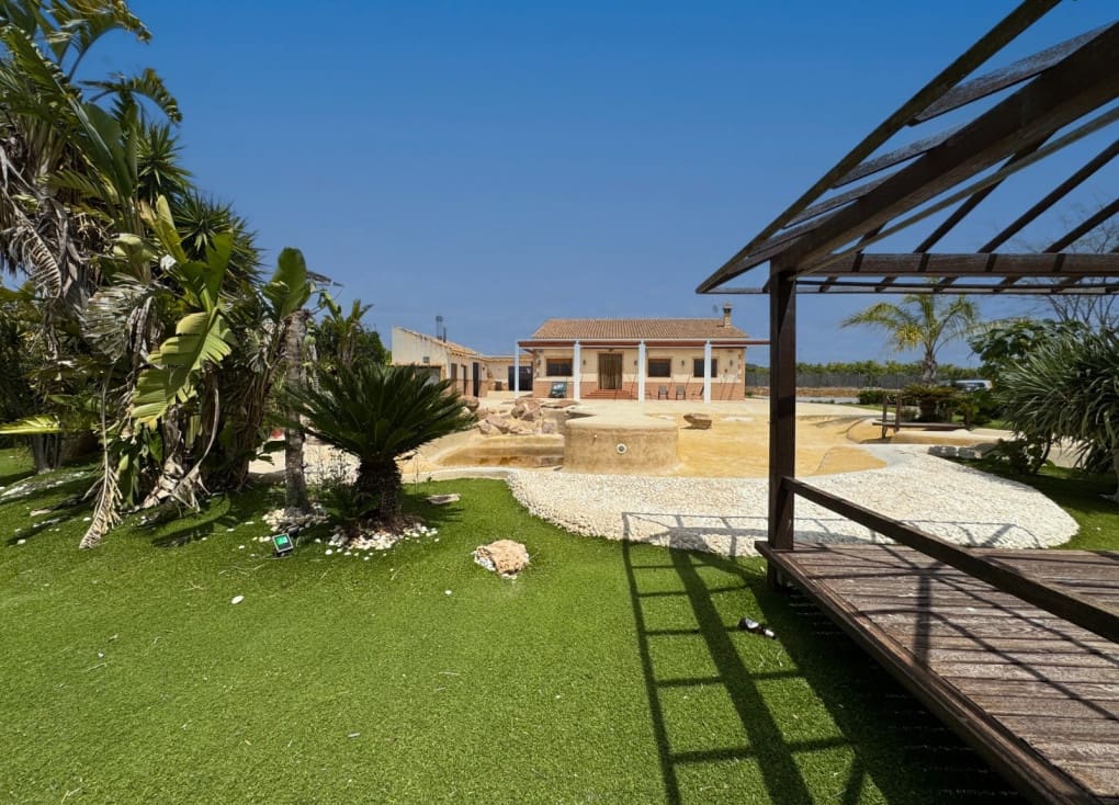 4 soveværelse Finca/Landehus til salg i Molina de Segura med swimmingpool garage - € 430.000 (Ref: 8956209)