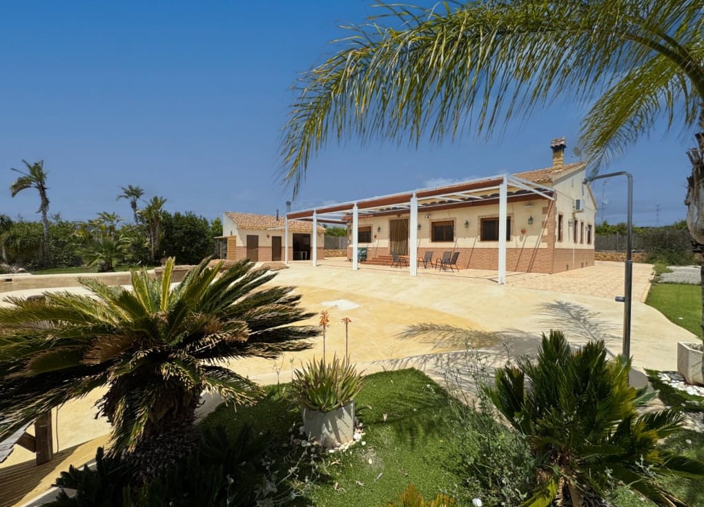 4 soveværelse Finca/Landehus til salg i Molina de Segura med swimmingpool garage - € 430.000 (Ref: 8956209)
