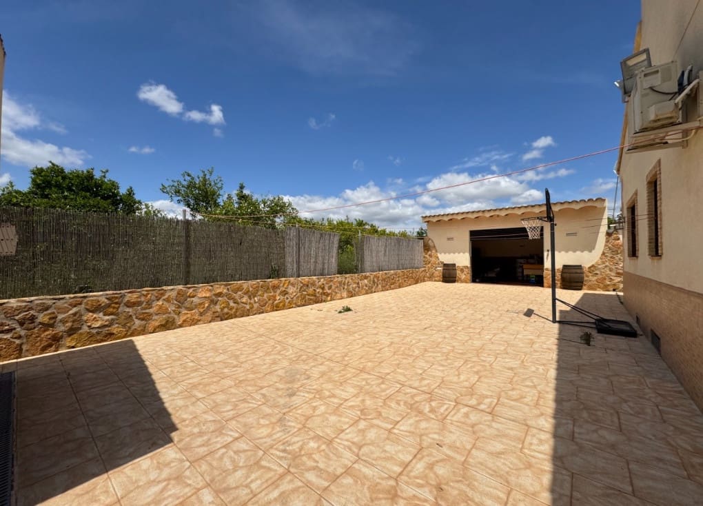 4 soveværelse Finca/Landehus til salg i Molina de Segura med swimmingpool garage - € 430.000 (Ref: 8956209)