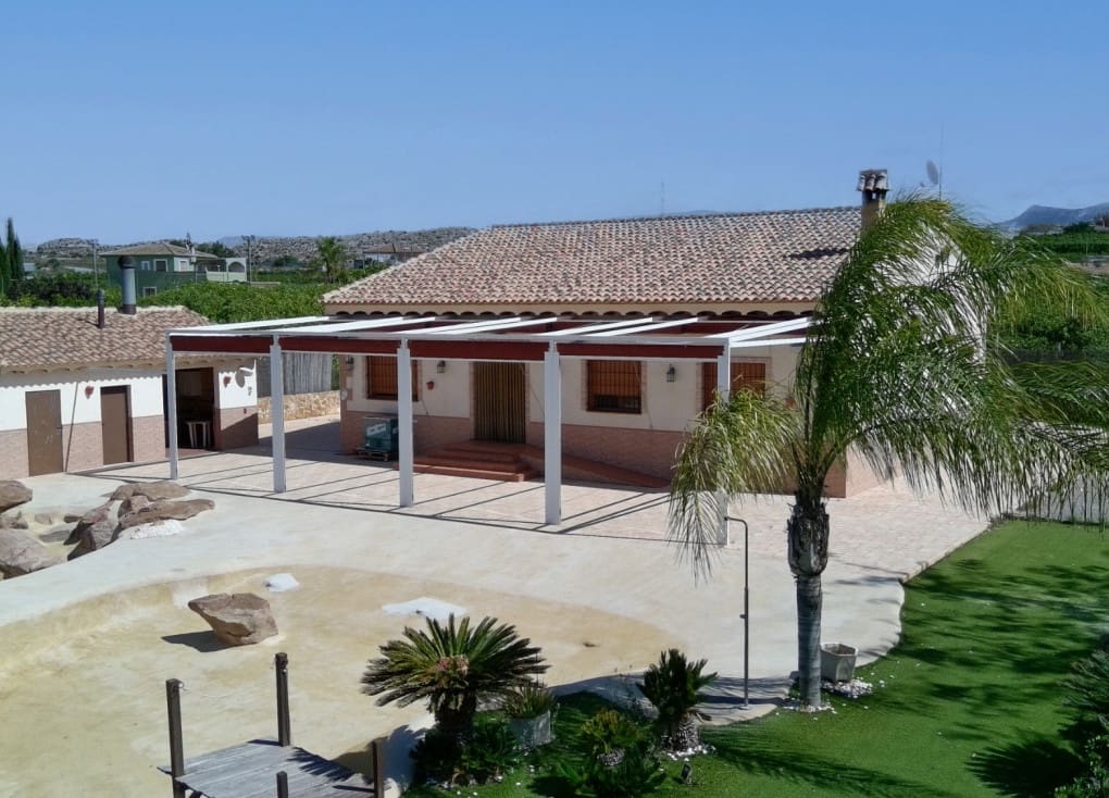 4 soveværelse Finca/Landehus til salg i Molina de Segura med swimmingpool garage - € 430.000 (Ref: 8956209)