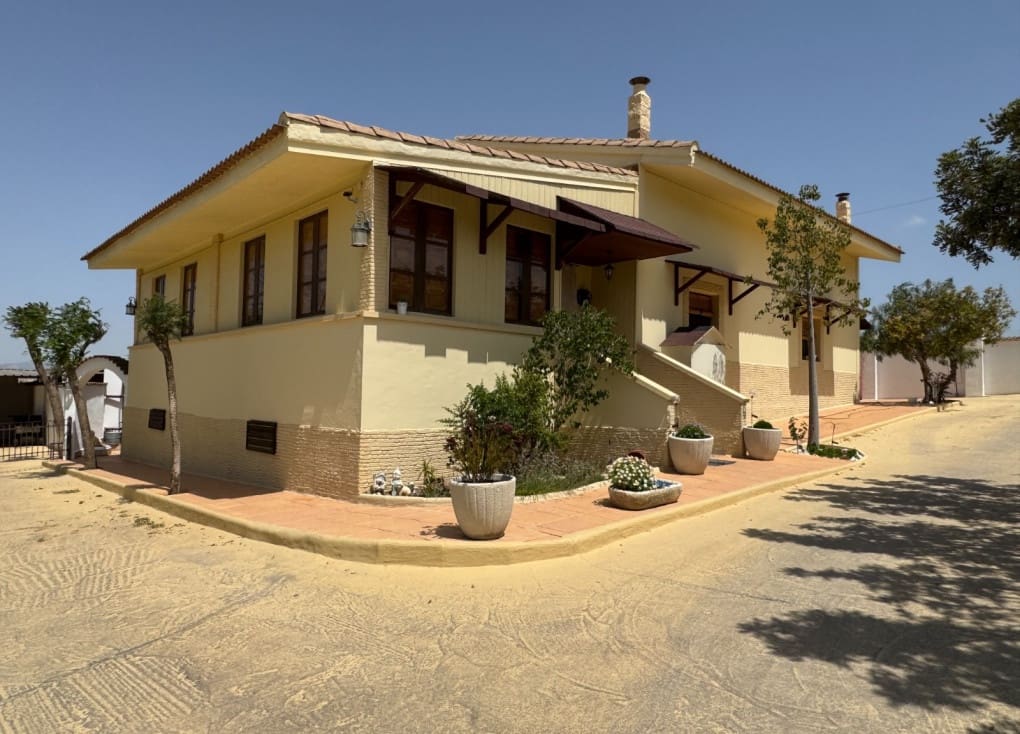 5 soveværelse Finca/Landehus til salg i Molina de Segura med swimmingpool garage - € 375.000 (Ref: 9043938)