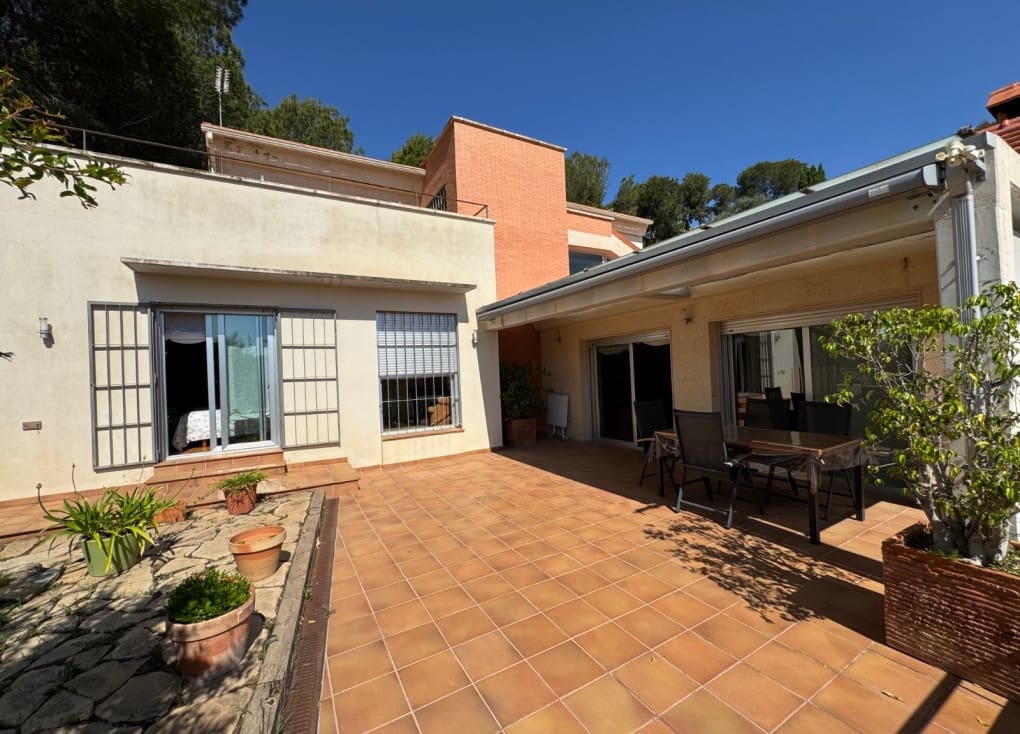 6 soveværelse Villa til salg i Murcia by med swimmingpool garage - € 560.000 (Ref: 9047126)