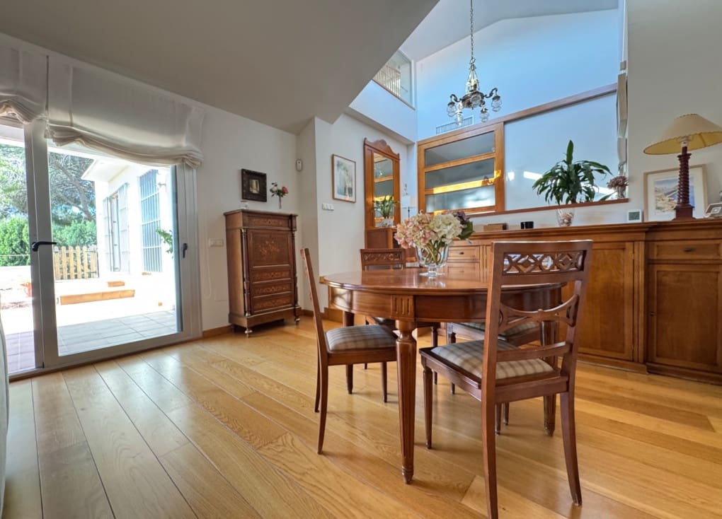 6 soveværelse Villa til salg i Murcia by med swimmingpool garage - € 560.000 (Ref: 9047126)