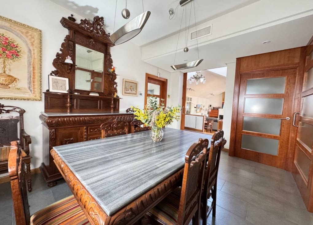 6 soveværelse Villa til salg i Murcia by med swimmingpool garage - € 560.000 (Ref: 9047126)