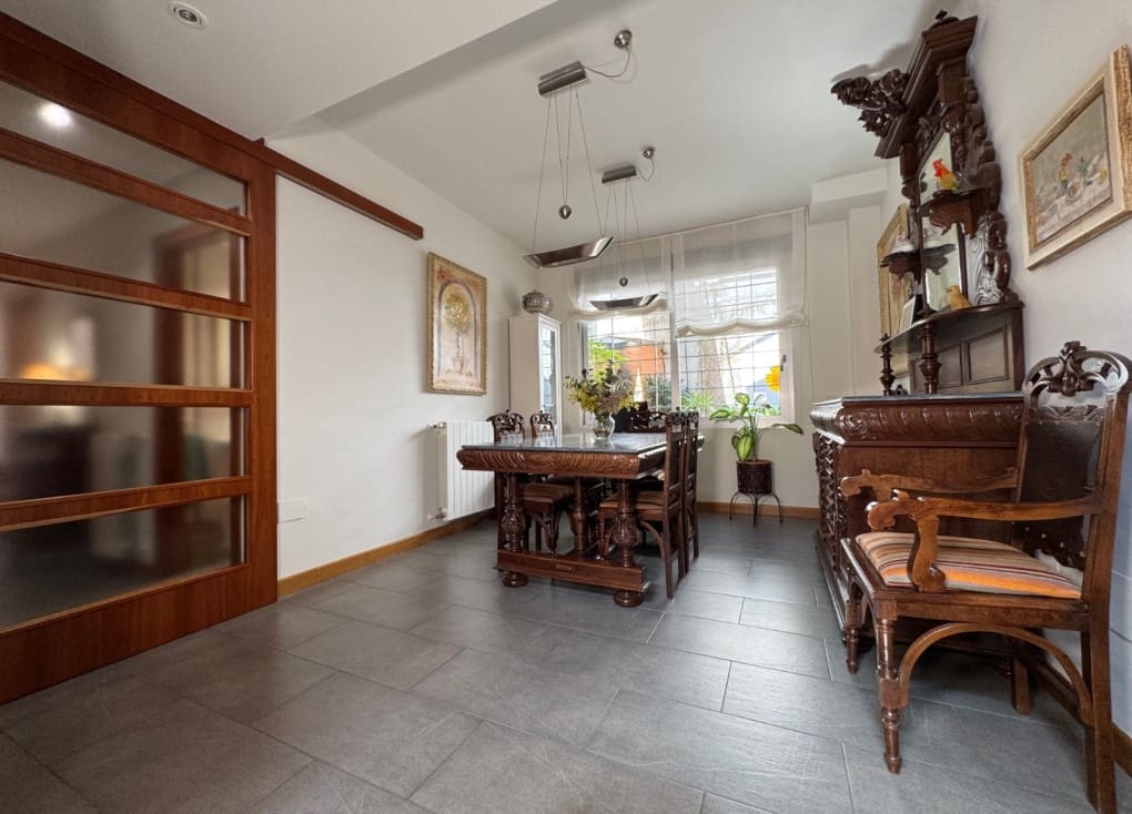 6 soveværelse Villa til salg i Murcia by med swimmingpool garage - € 560.000 (Ref: 9047126)