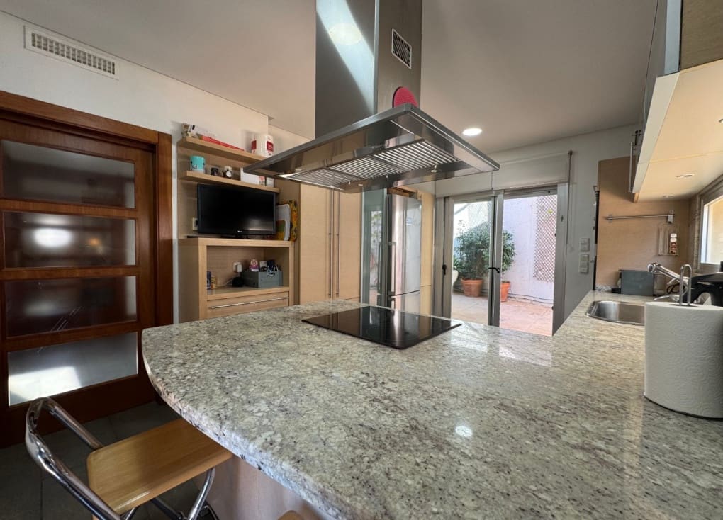 6 soveværelse Villa til salg i Murcia by med swimmingpool garage - € 560.000 (Ref: 9047126)