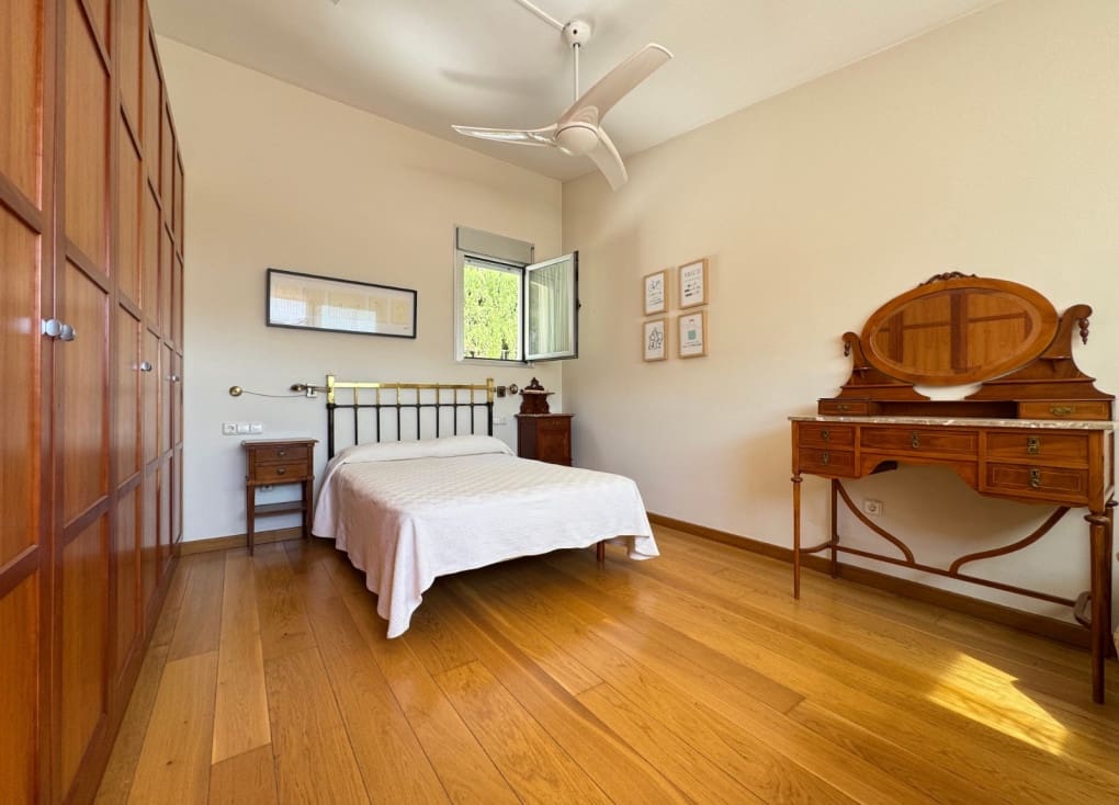 6 soveværelse Villa til salg i Murcia by med swimmingpool garage - € 560.000 (Ref: 9047126)