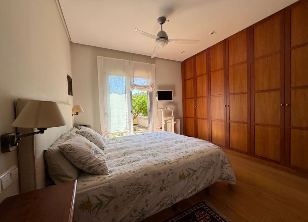 6 soveværelse Villa til salg i Murcia by med swimmingpool garage - € 560.000 (Ref: 9047126)