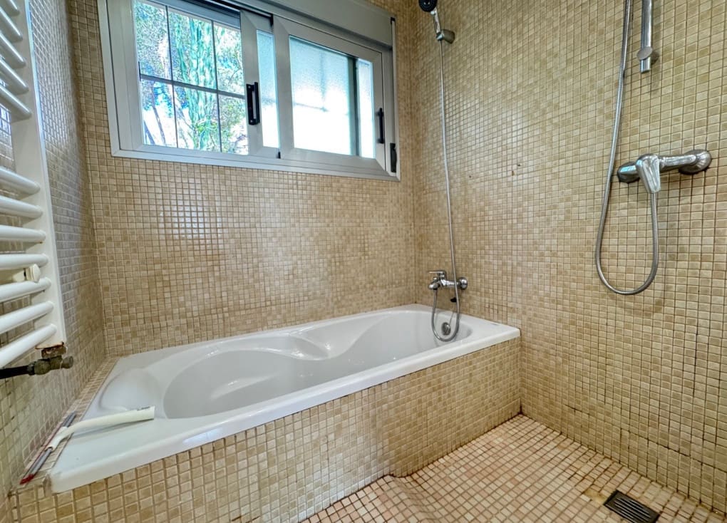 6 soveværelse Villa til salg i Murcia by med swimmingpool garage - € 560.000 (Ref: 9047126)