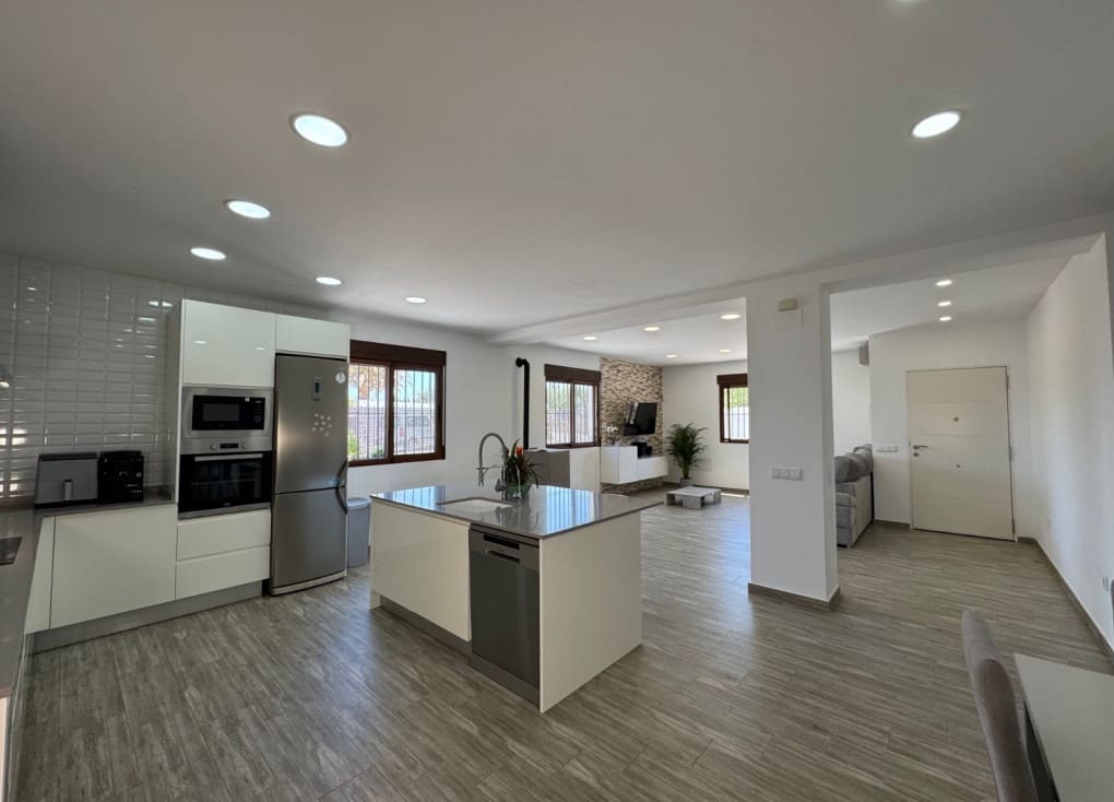 3 soveværelse Finca/Landehus til salg i Archena med swimmingpool - € 318.000 (Ref: 9051836)