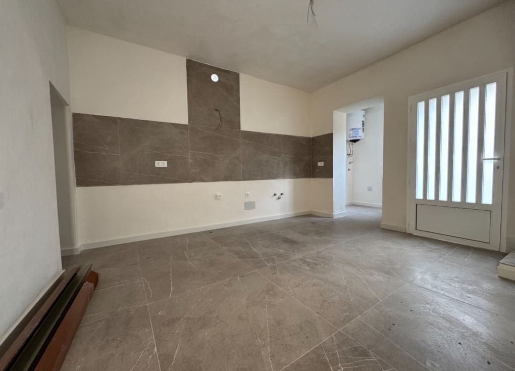 2 bedroom Townhouse for sale in Blanca - € 82,000 (Ref: 9063721)