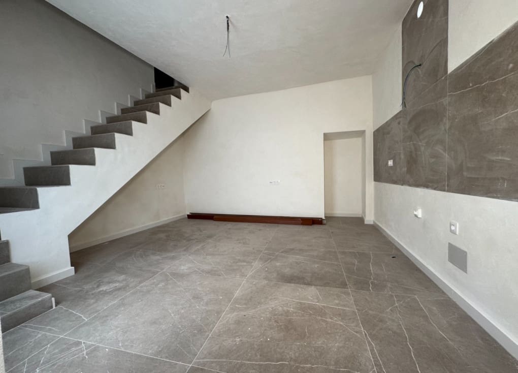 2 bedroom Townhouse for sale in Blanca - € 82,000 (Ref: 9063721)