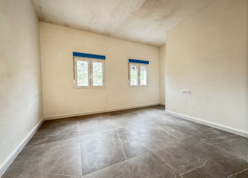 2 bedroom Townhouse for sale in Blanca - € 82,000 (Ref: 9063721)