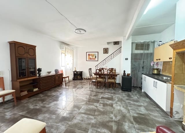 6 bedroom Townhouse for sale in Blanca - € 102,000 (Ref: 9079845)
